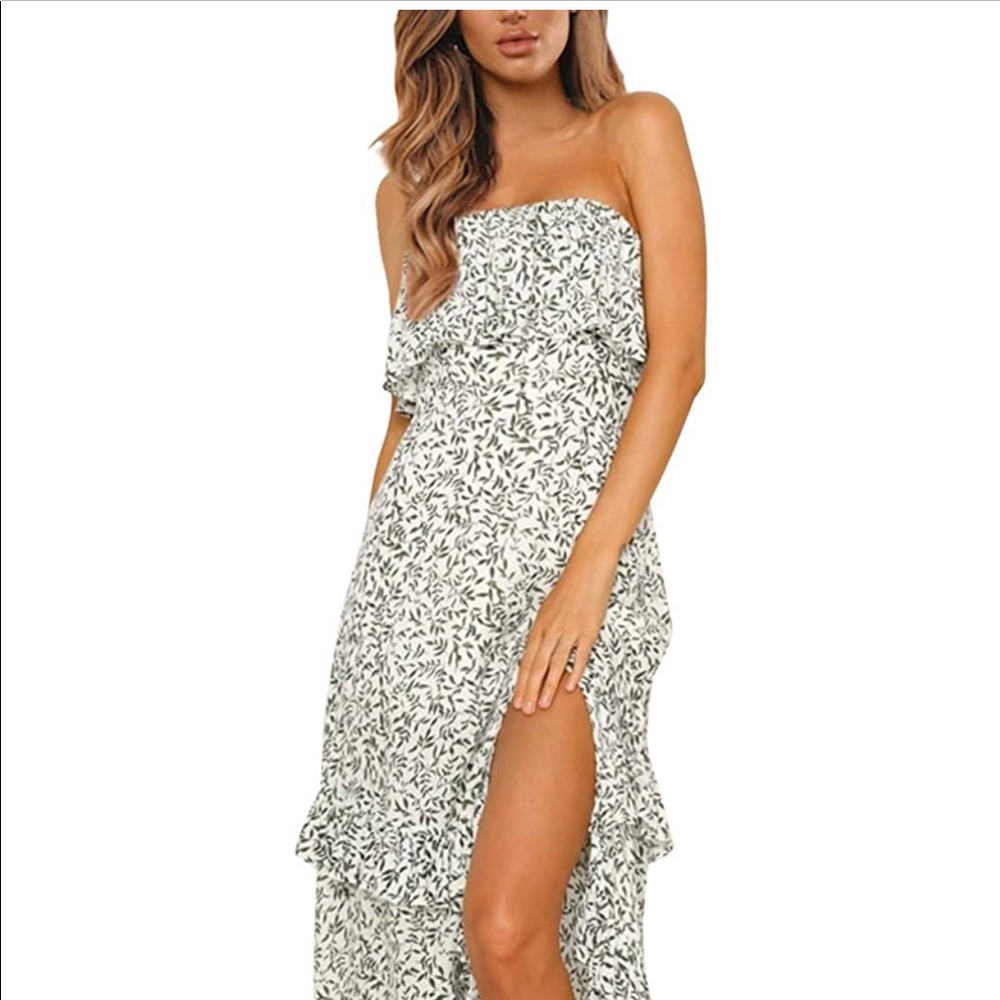 Pretty strapless ruffle maxi